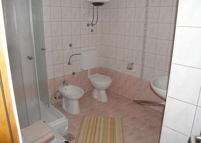 Appartement In With Balcony, Air Conditioning, Wifi Sukošan