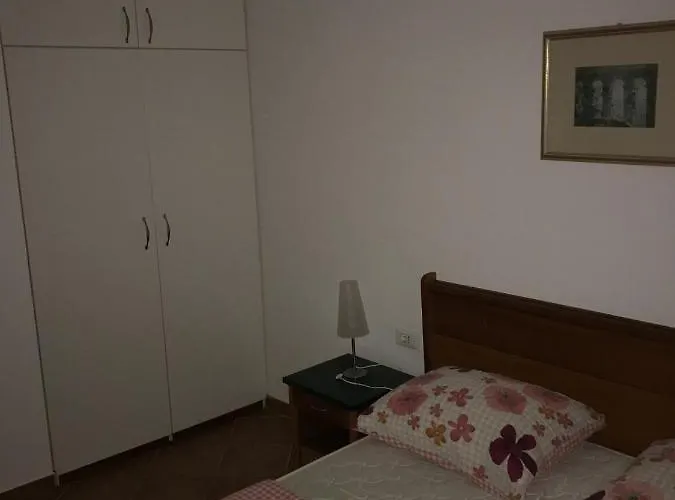 Appartement In With Balcony, Air Conditioning, Wifi *
