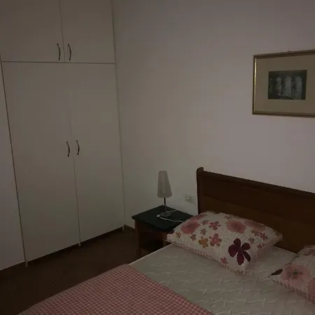 アパート In With Balcony, Air Conditioning, Wifi *