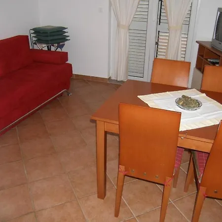 In With Balcony, Air Conditioning, Wifi Apartman *