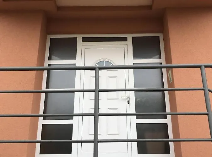 In With Balcony, Air Conditioning, Wifi *
